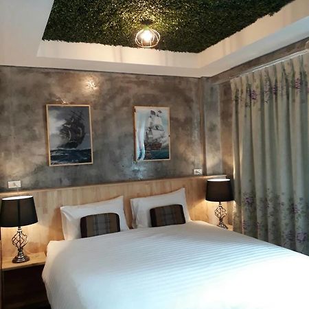 King Kong Hostel At Krabi town Extérieur photo