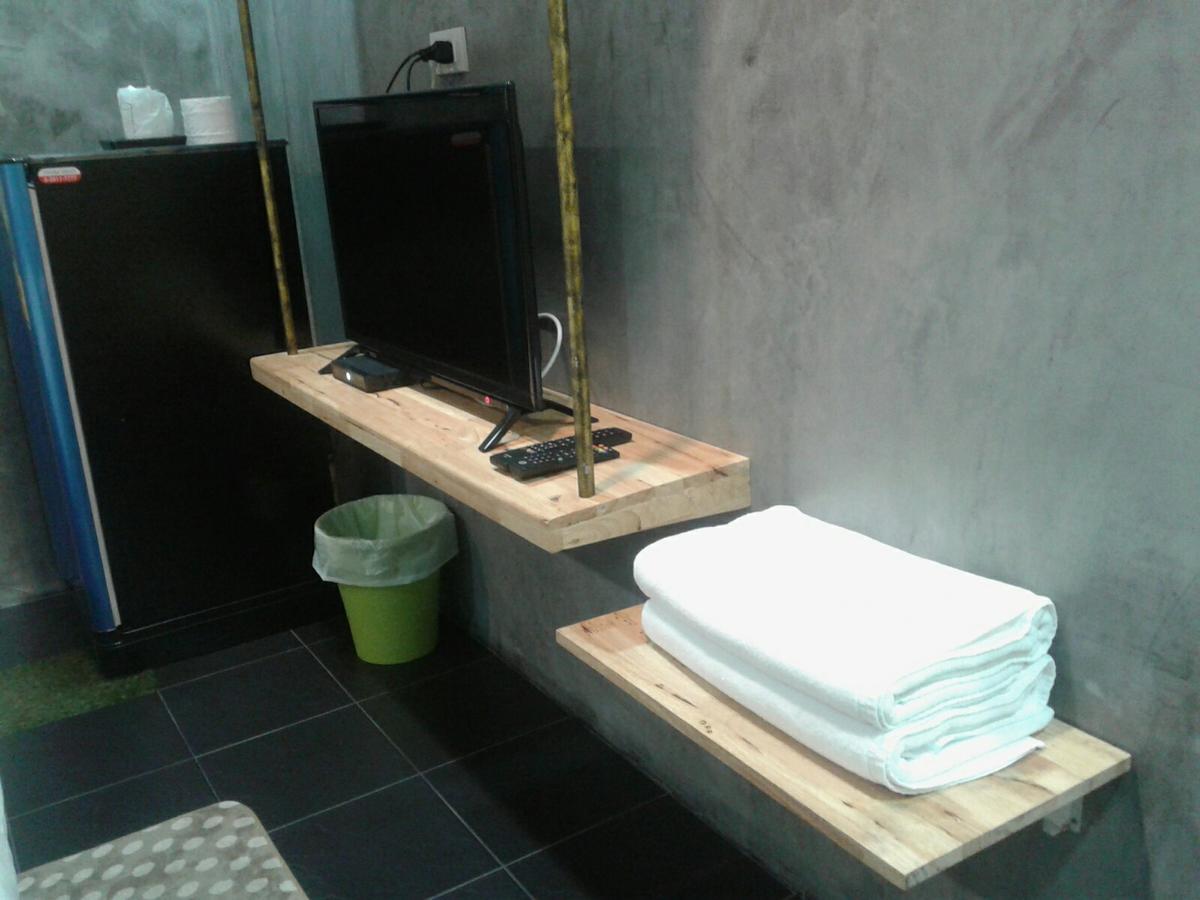 King Kong Hostel At Krabi town Extérieur photo